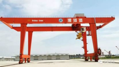   衛(wèi)華起重，飛天入海！